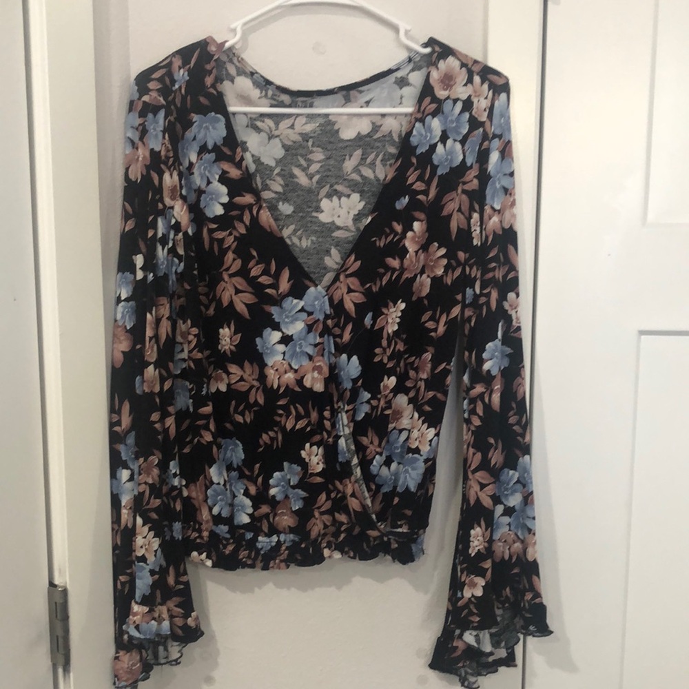 American Eagle Outfitters Soft and sexy crêpe, long sleeve blouse, size medium .